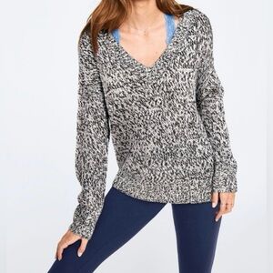 PINK Victoria's Secret Black and White Marble V-Neck Sweater Size XS